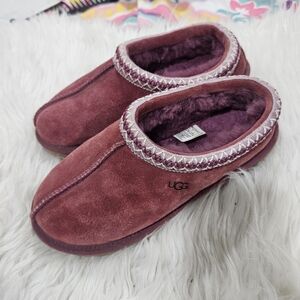 UGG Women's Burgundy Slippers Sz 7